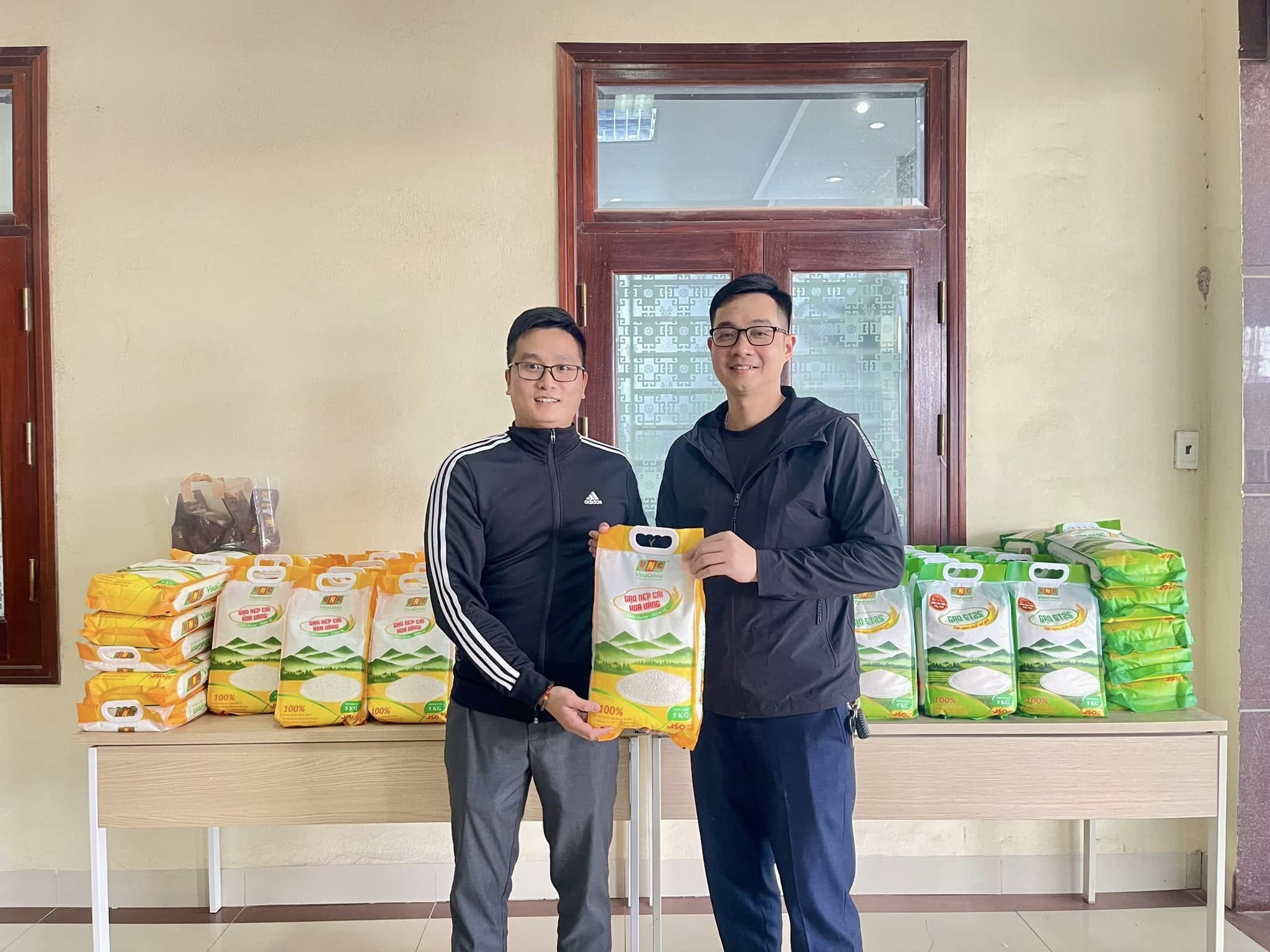 Nhà Máy Gạch Visenza Thanh Hóa Lựa Chọn Gạo VinaGreen Làm Sản Phẩm Quà Tặng