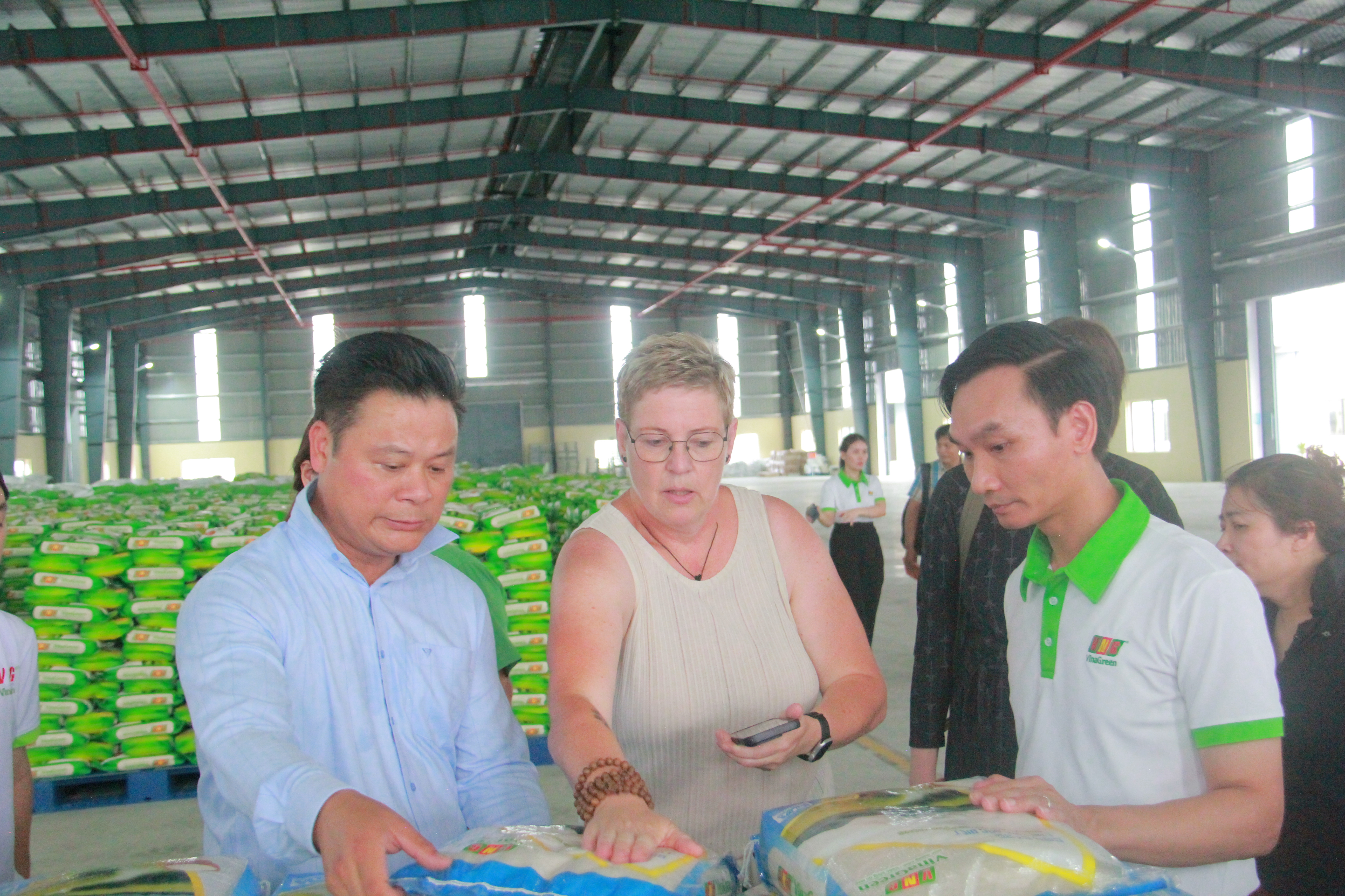 VinaGreen đón tiếp Tập đoàn EDEKA Đức Thăm Quan Nhà Máy