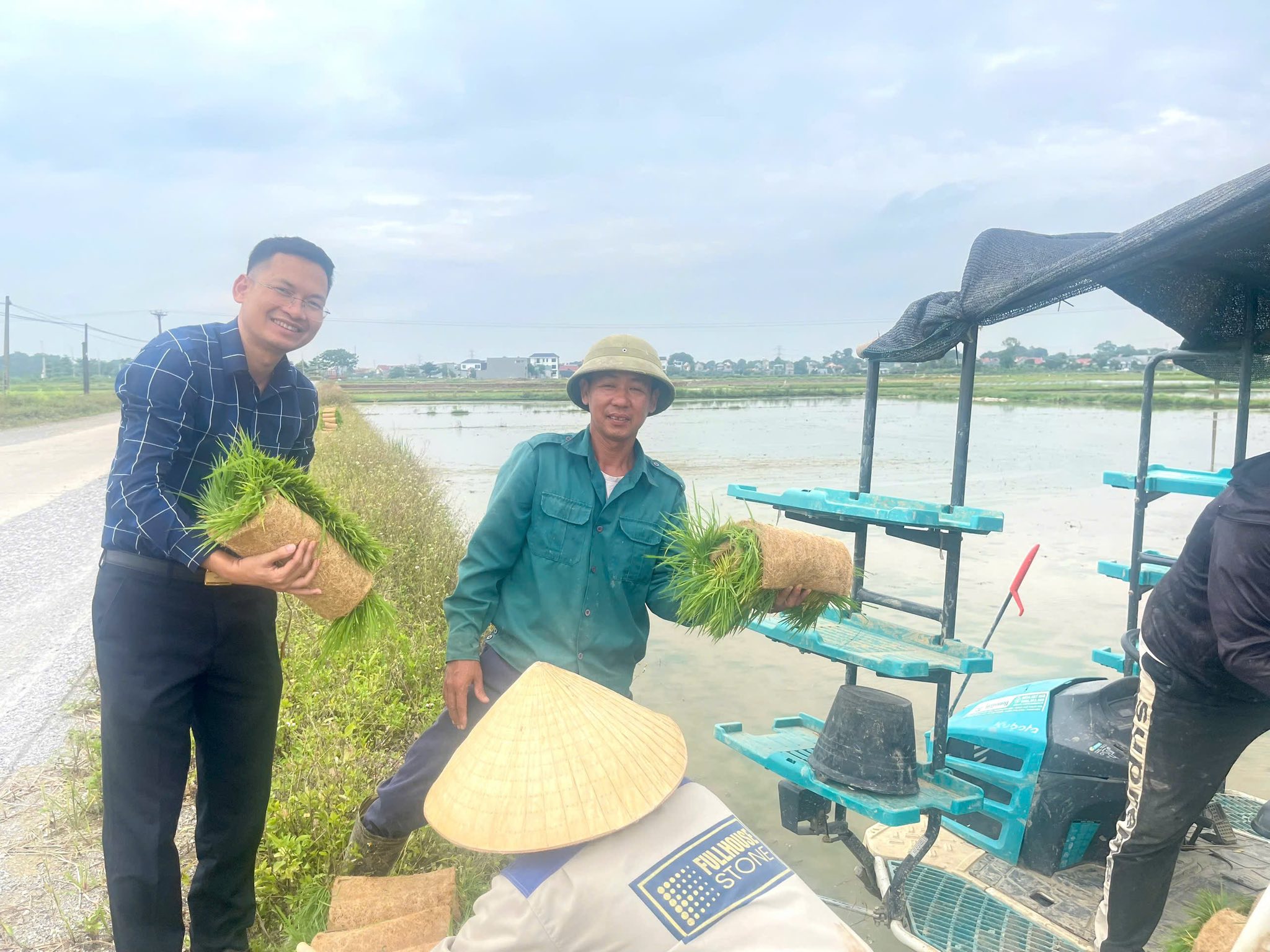 VinaGreen xây dựng vùng nguyên liệu chuẩn gieo cấy lúa vụ Hè Thu năm 2025