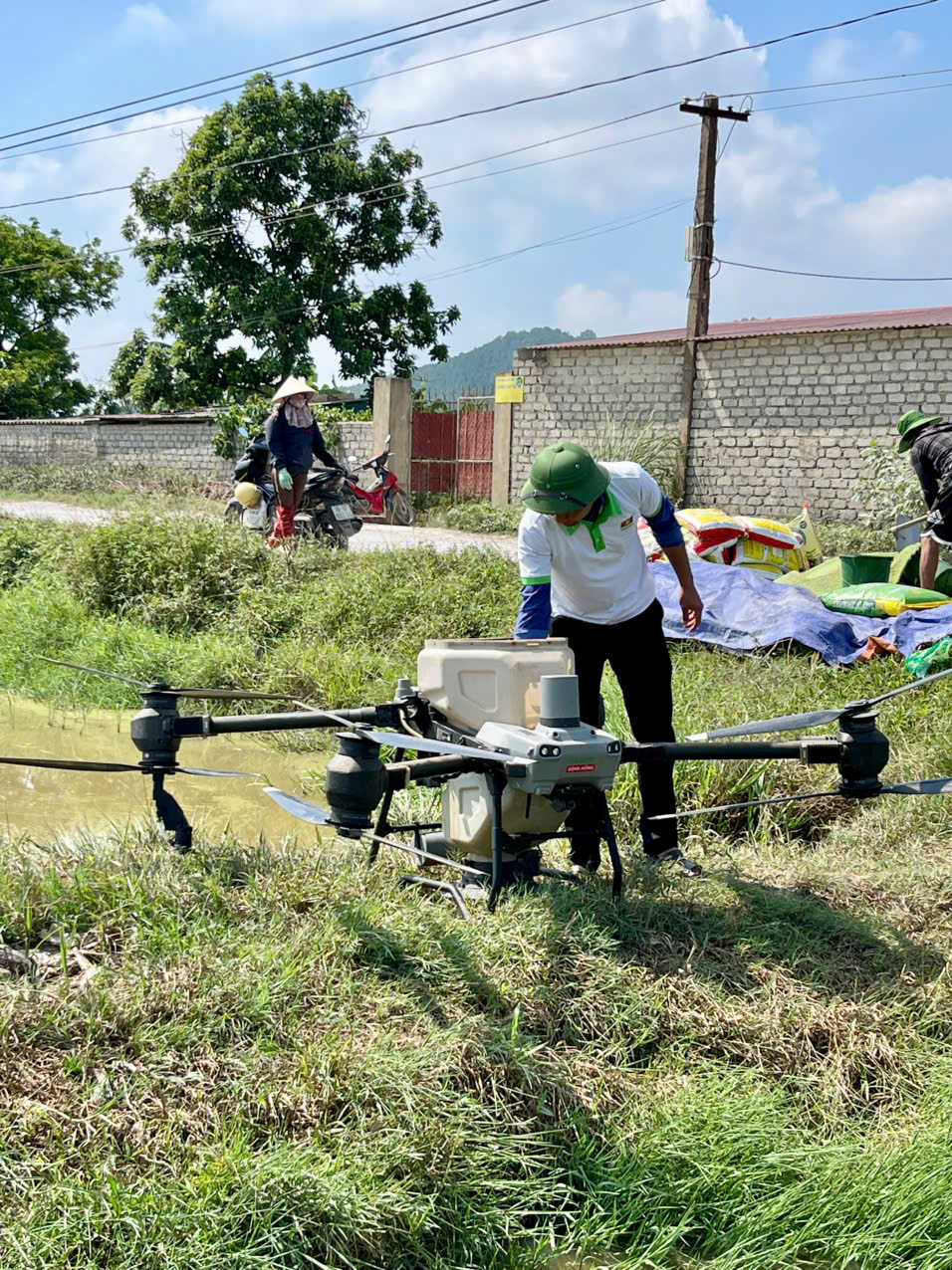VINAGREEN ĐỒNG HÀNH CÙNG BÀ CON PHỤC HỒI NHỮNG CÁNH ĐỒNG BỊ NGẬP LỤT SAU CƠN BÃO SỐ 3 WIPHA